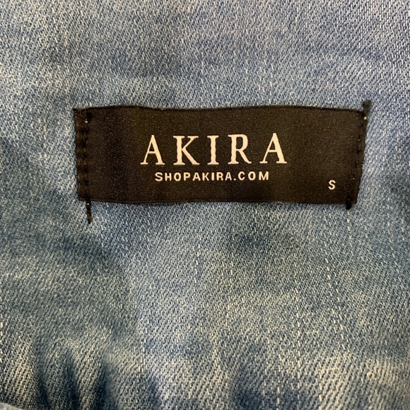 AKIRA HIGH WAISTED WIDE ELASTIC BUTTON UP ZIP FLY LIGHT WASH BALLOON JEANS - Picture 3 of 16